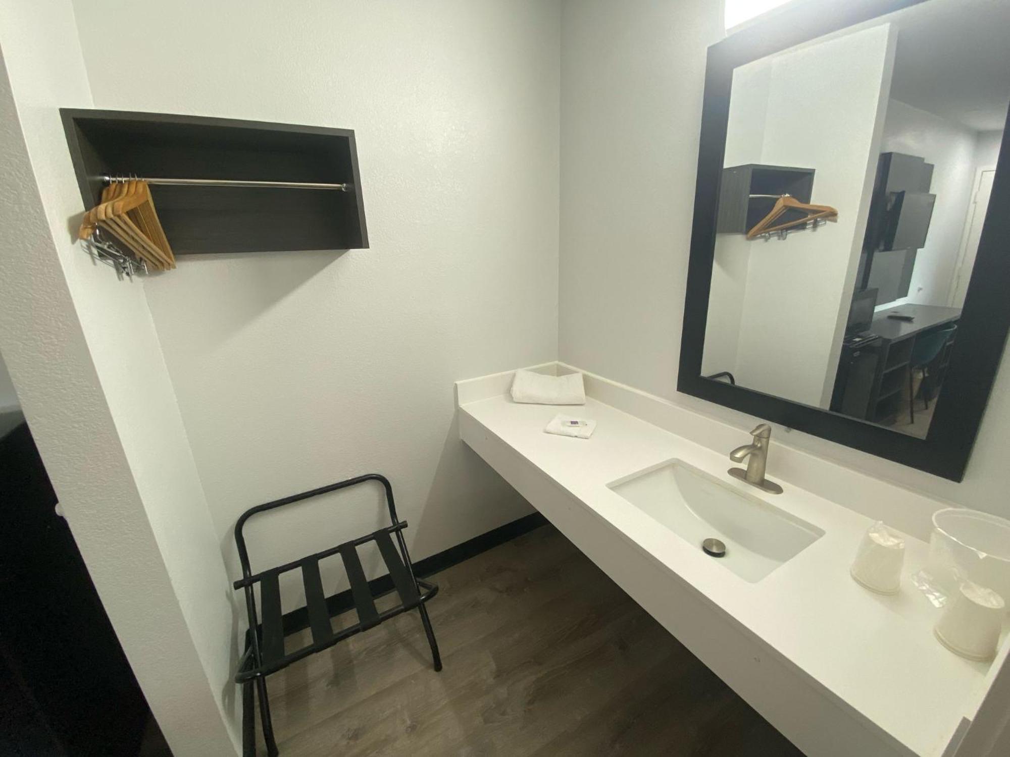 Motel 6-Windsor Locks, Ct - Hartford Ngoại thất bức ảnh