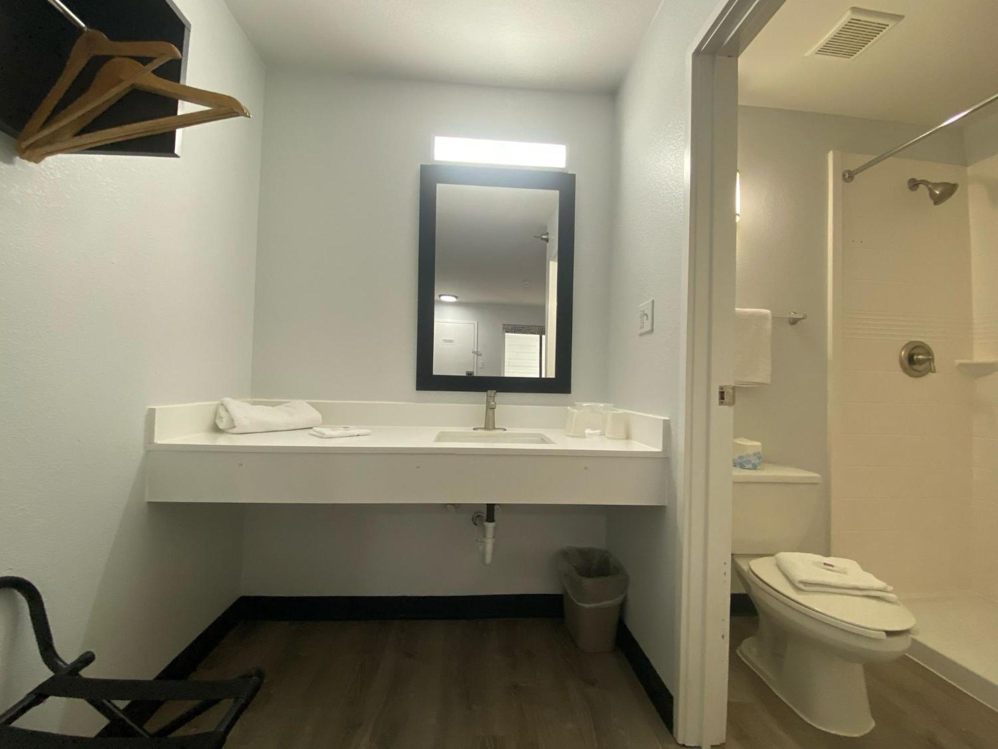 Motel 6-Windsor Locks, Ct - Hartford Ngoại thất bức ảnh