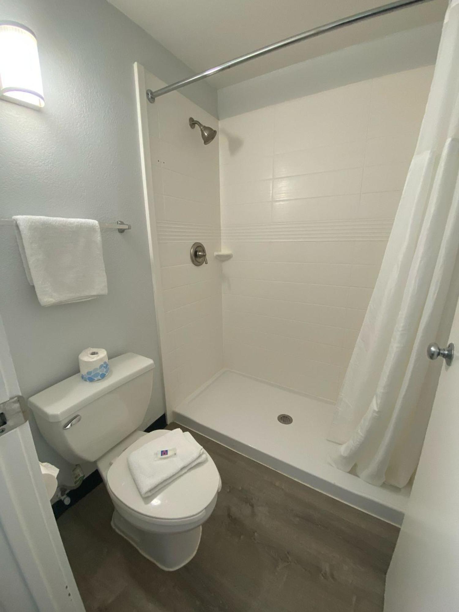 Motel 6-Windsor Locks, Ct - Hartford Ngoại thất bức ảnh