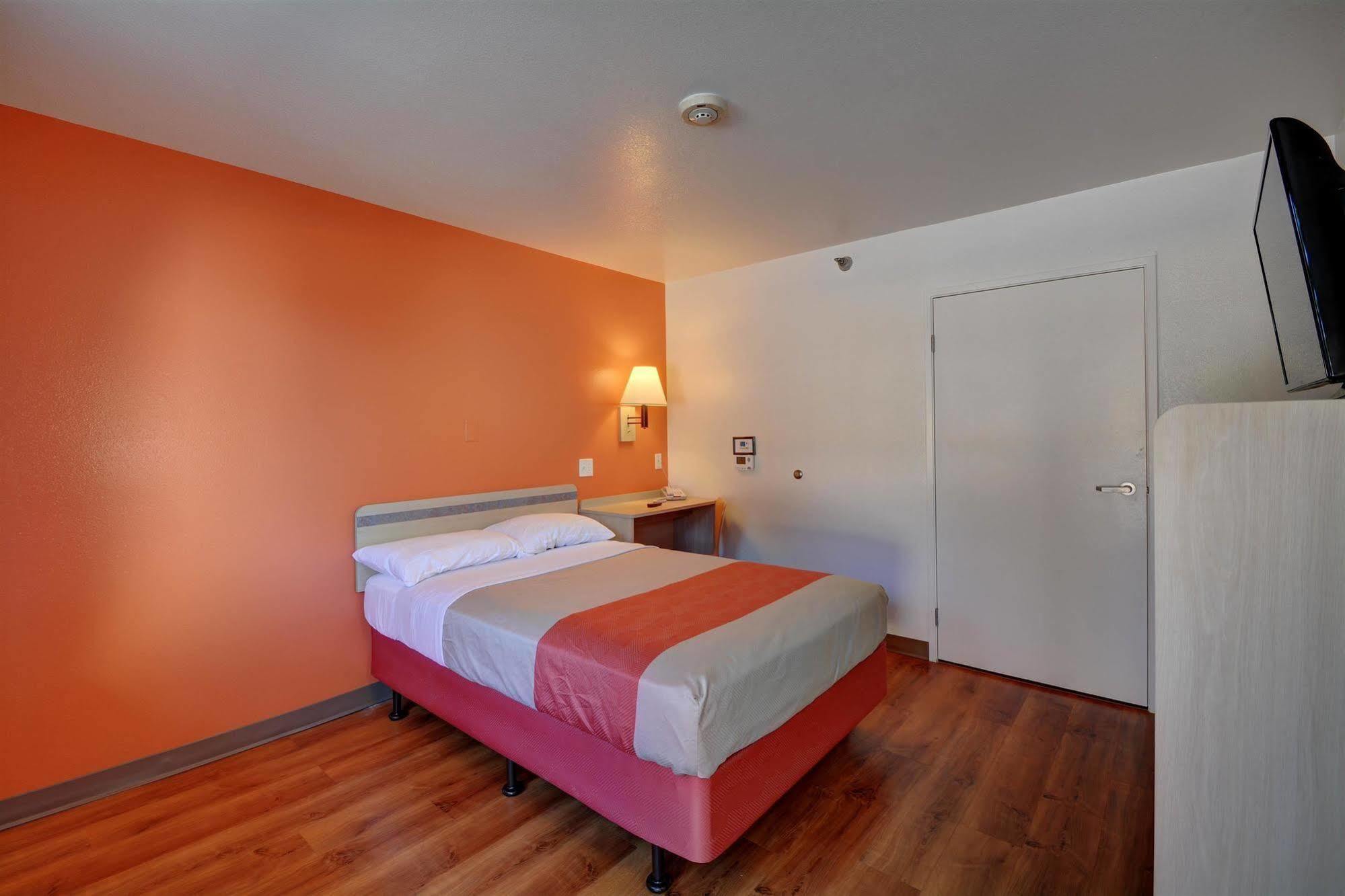 Motel 6-Windsor Locks, Ct - Hartford Ngoại thất bức ảnh