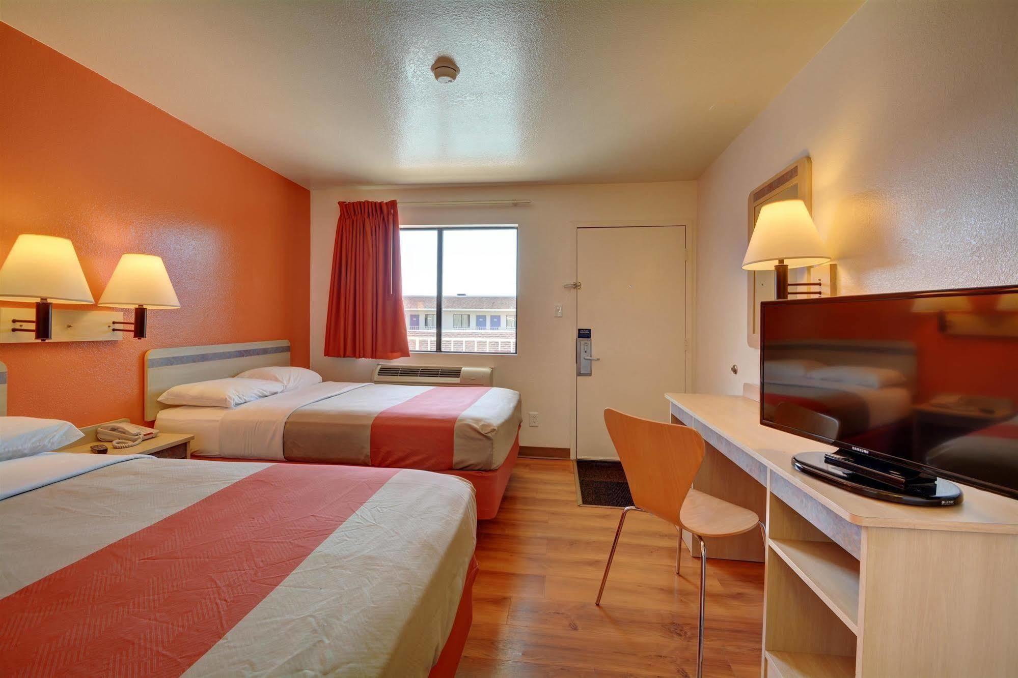 Motel 6-Windsor Locks, Ct - Hartford Ngoại thất bức ảnh