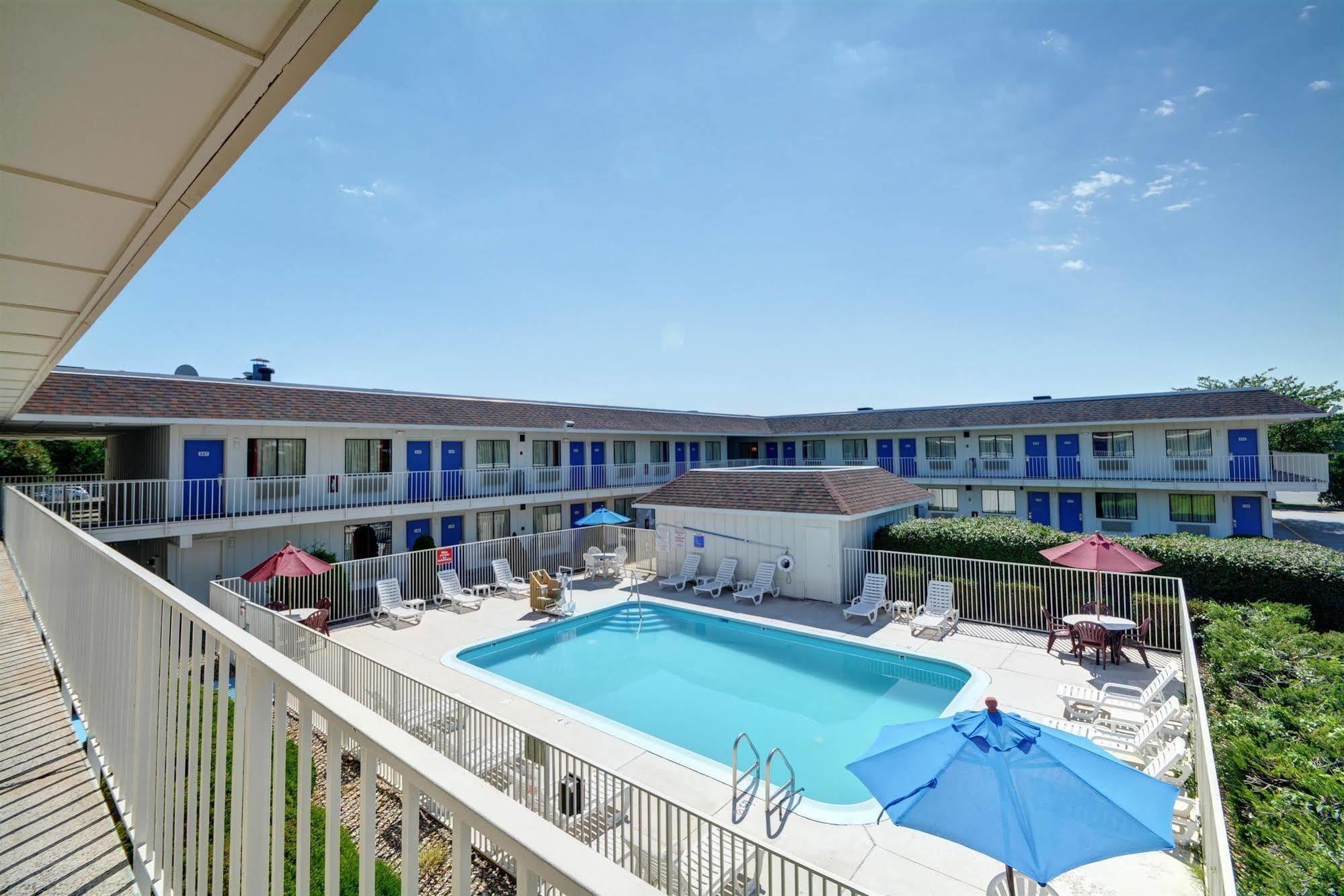Motel 6-Windsor Locks, Ct - Hartford Ngoại thất bức ảnh