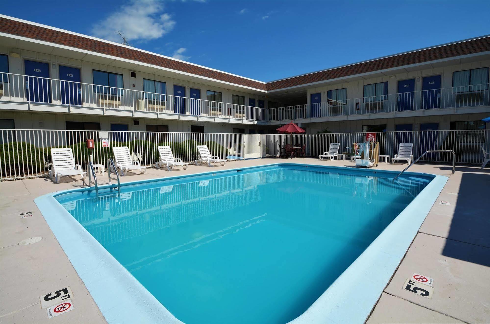Motel 6-Windsor Locks, Ct - Hartford Ngoại thất bức ảnh